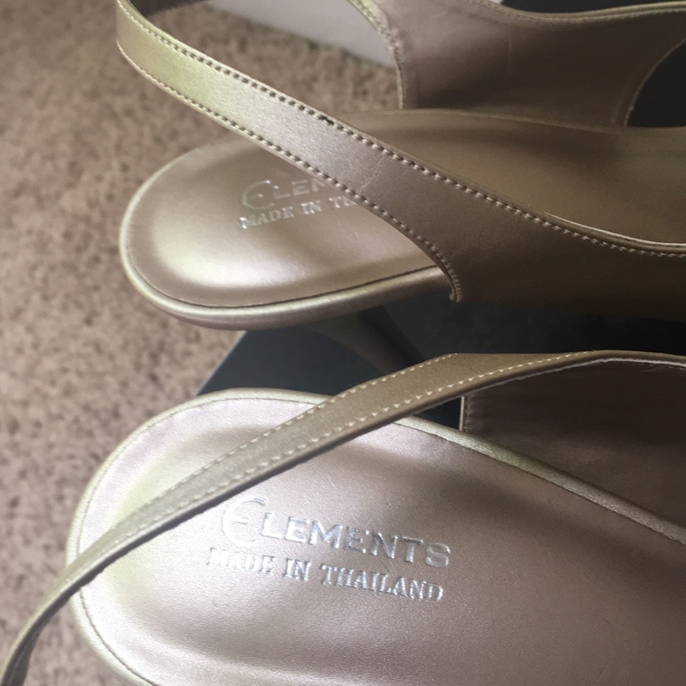 Sandals - Picture 4 of 4